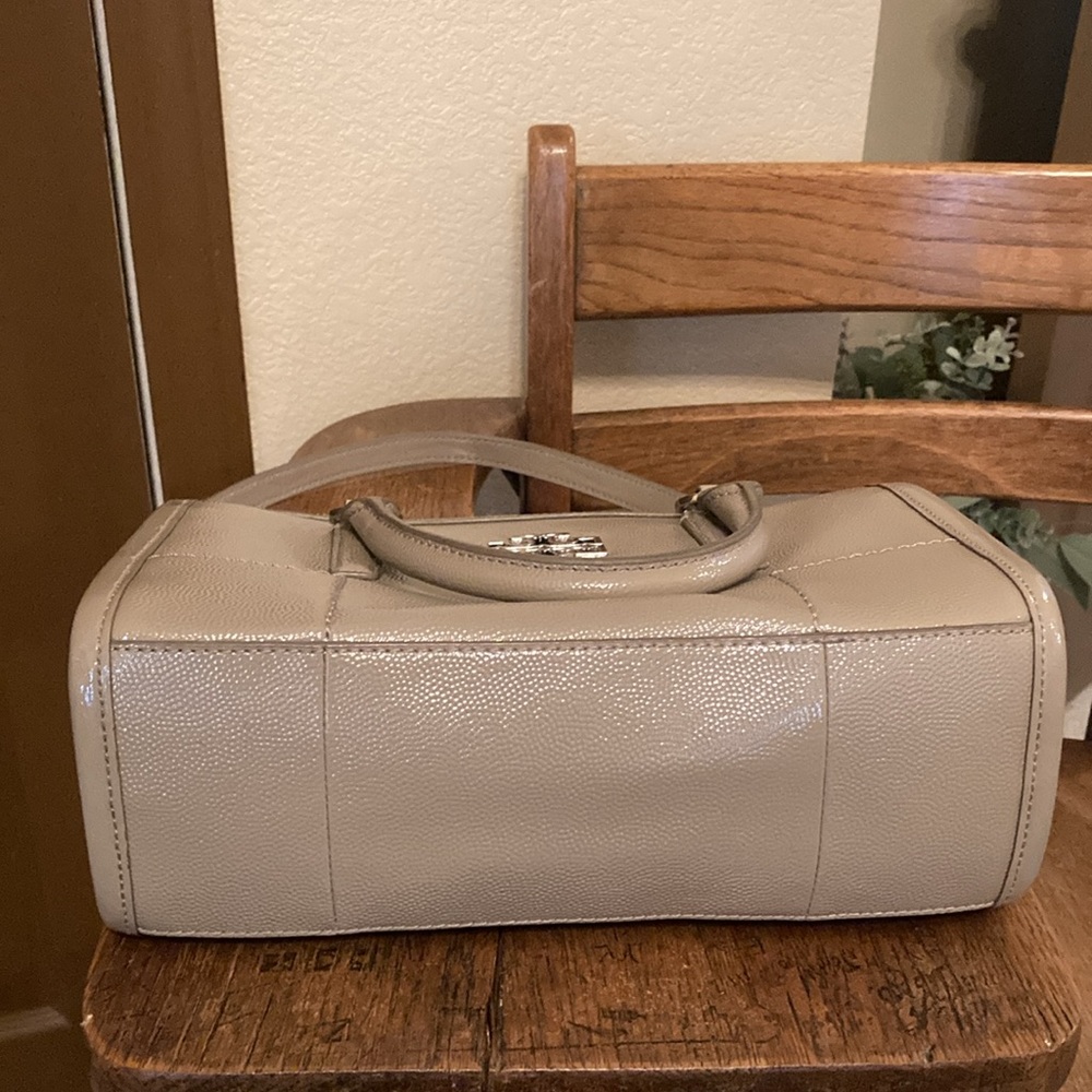Tory Burch Beige Patent Leather Crossbody Satchel - Picture 5 of 6